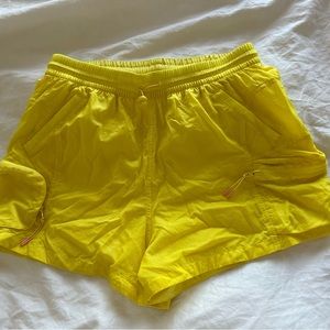 NWT Outdoor Voices Windbreaker Short - Limoncello